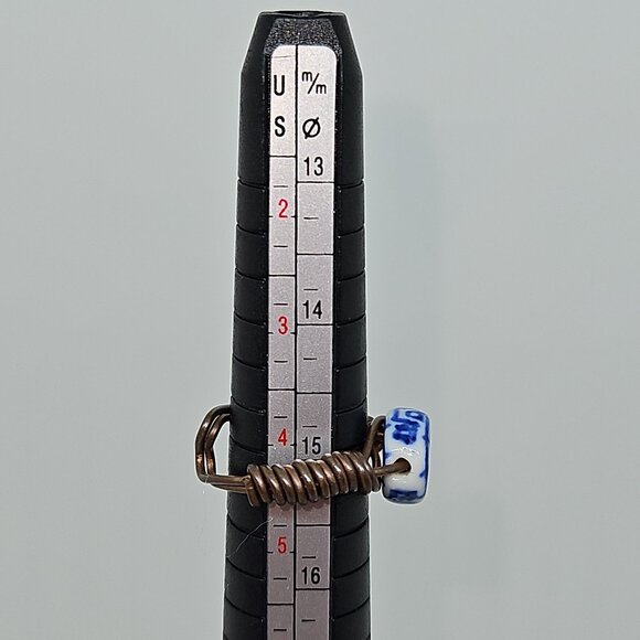 Vintage Wire Wrapped Ceramic Blue/White Ring Size 4 or 4.5 - Picture 7 of 8